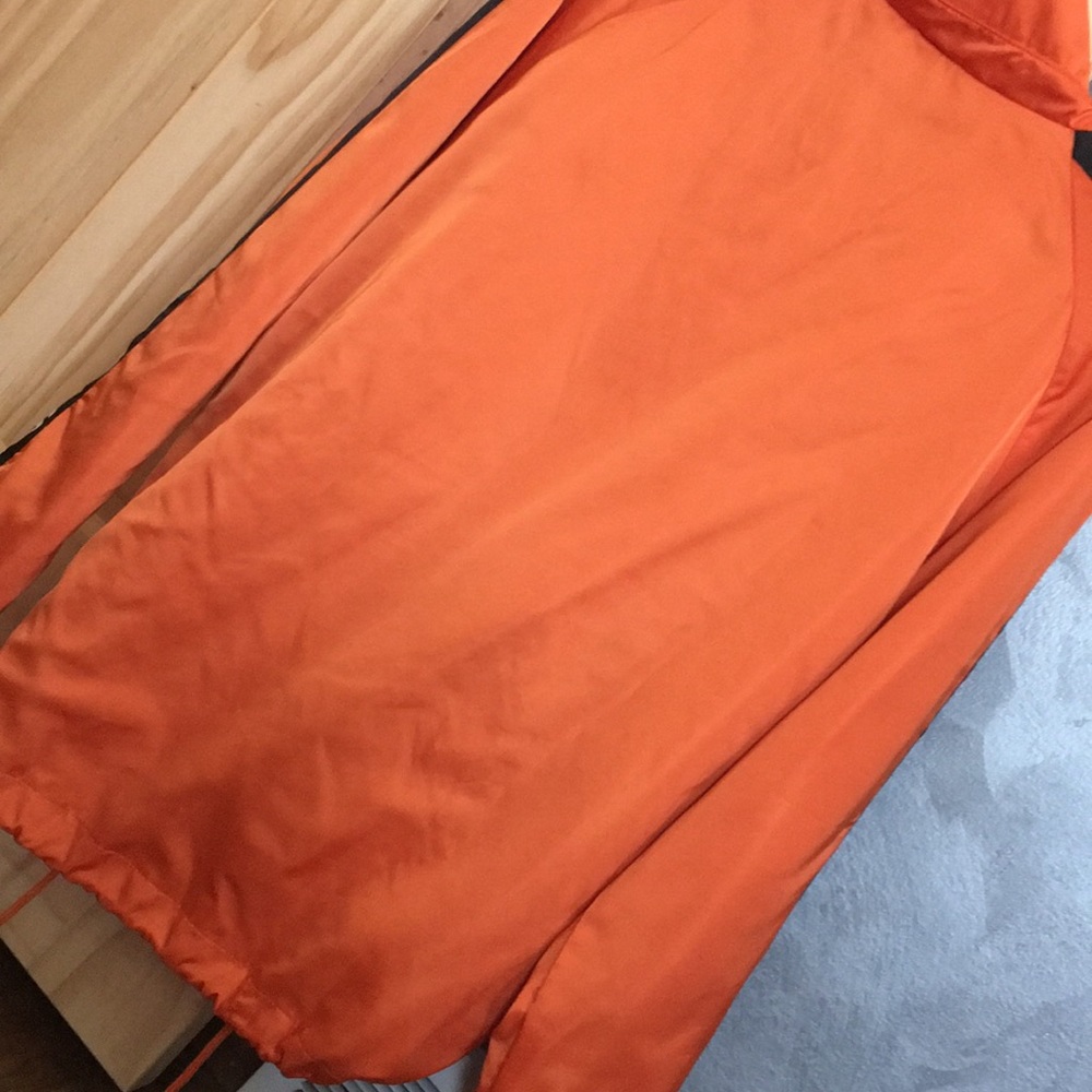 Windbreaker - Picture 5 of 5